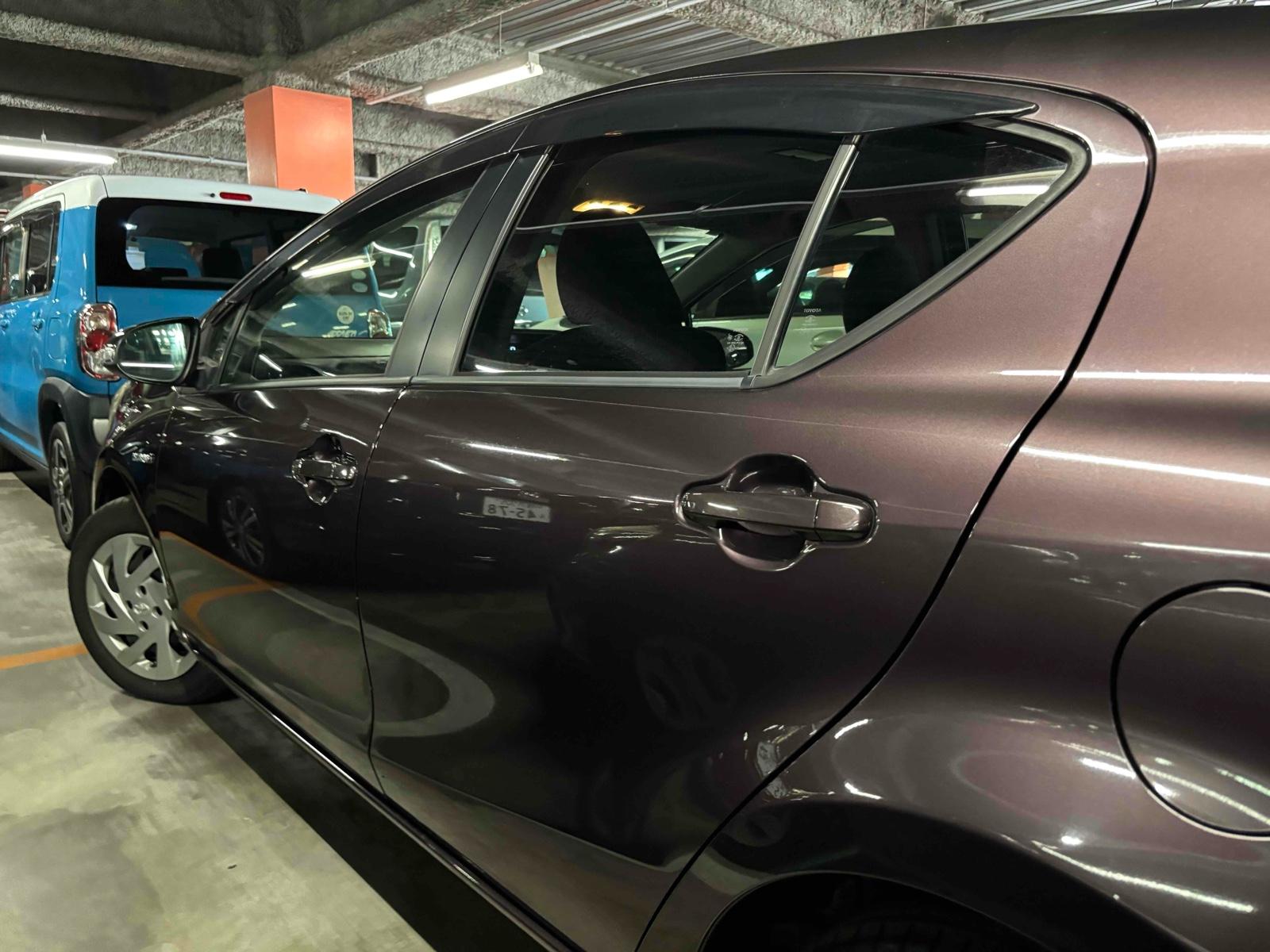 TOYOTA AQUA S Image 9