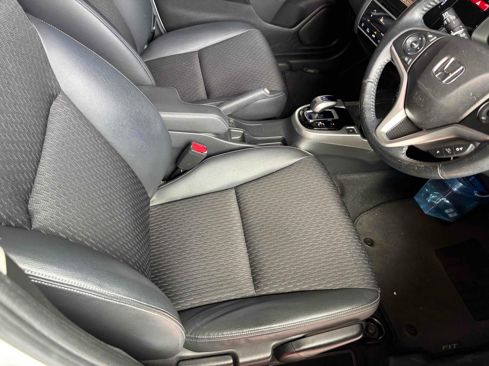 HONDA FIT HYBRID L PACKAGE Image 10