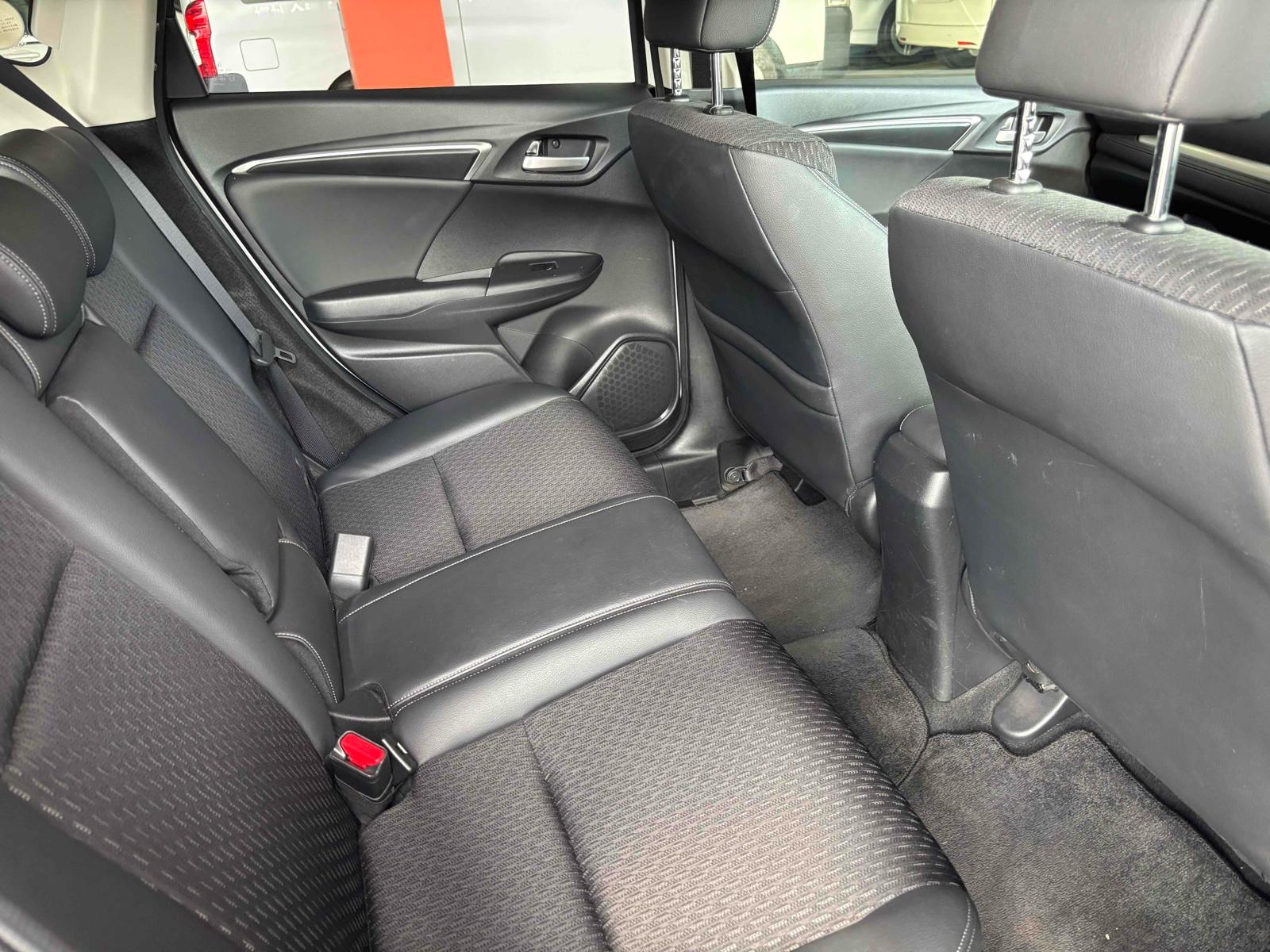 HONDA FIT HYBRID L PACKAGE Image 11