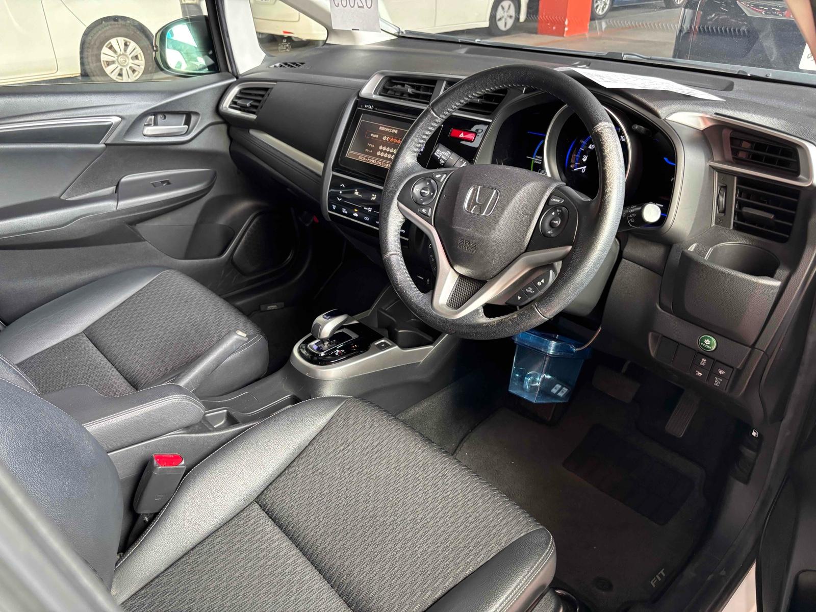HONDA FIT HYBRID L PACKAGE Image 9