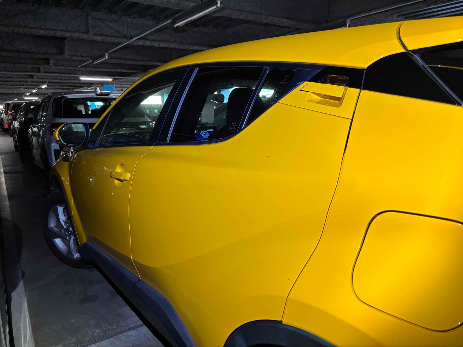 TOYOTA C-HR S Image 9