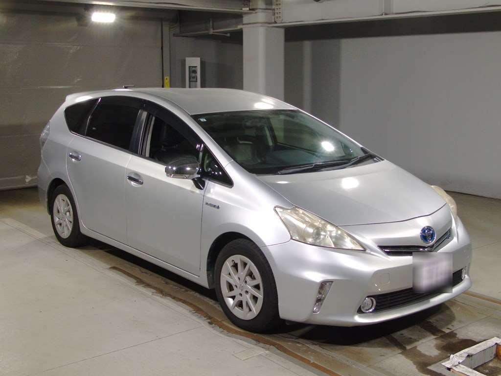 TOYOTA PRIUS ALPHA S Image 4