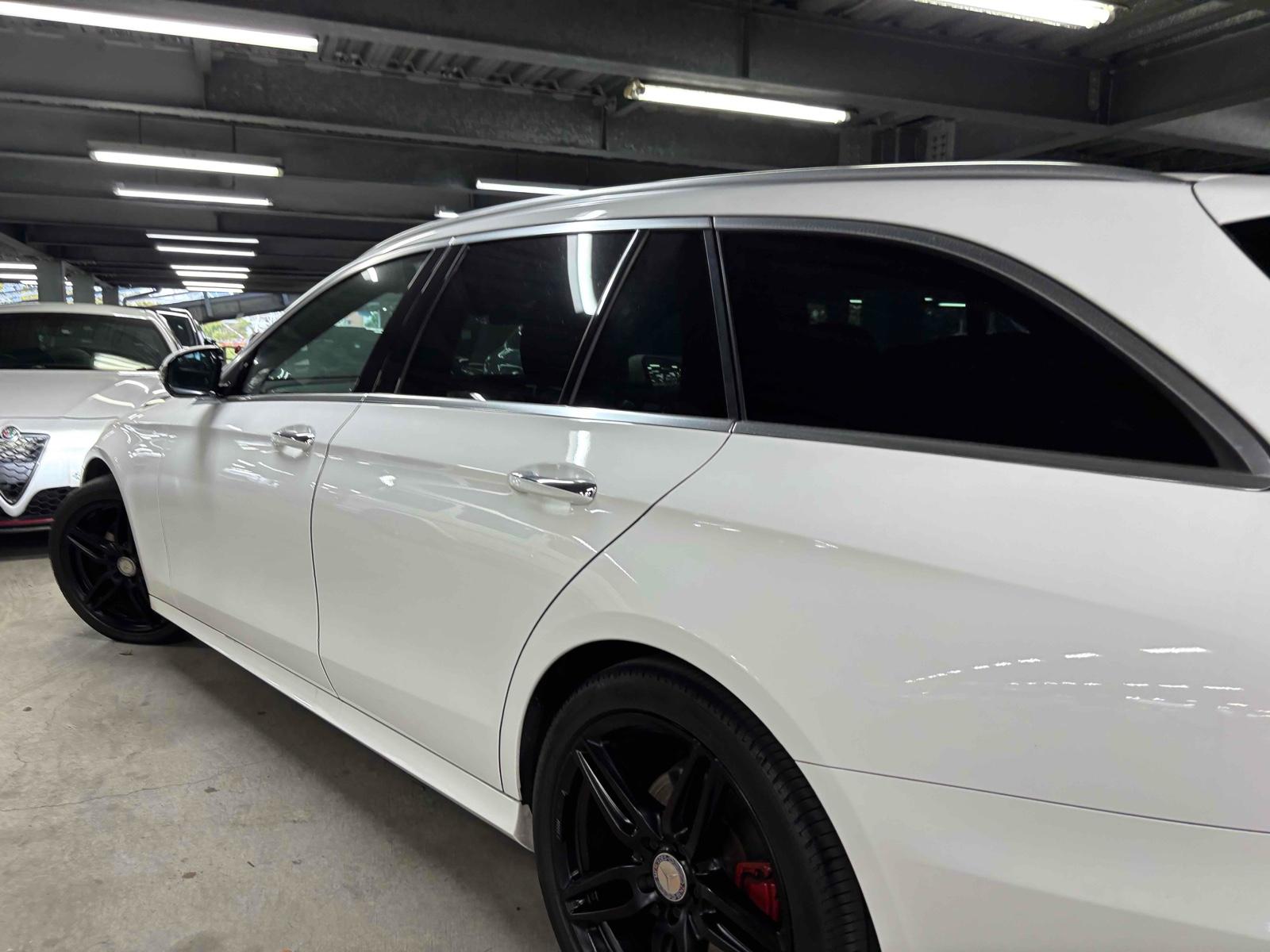 MERCEDES BENZ E200 STATIONWAGON AVG SPORT Image 14