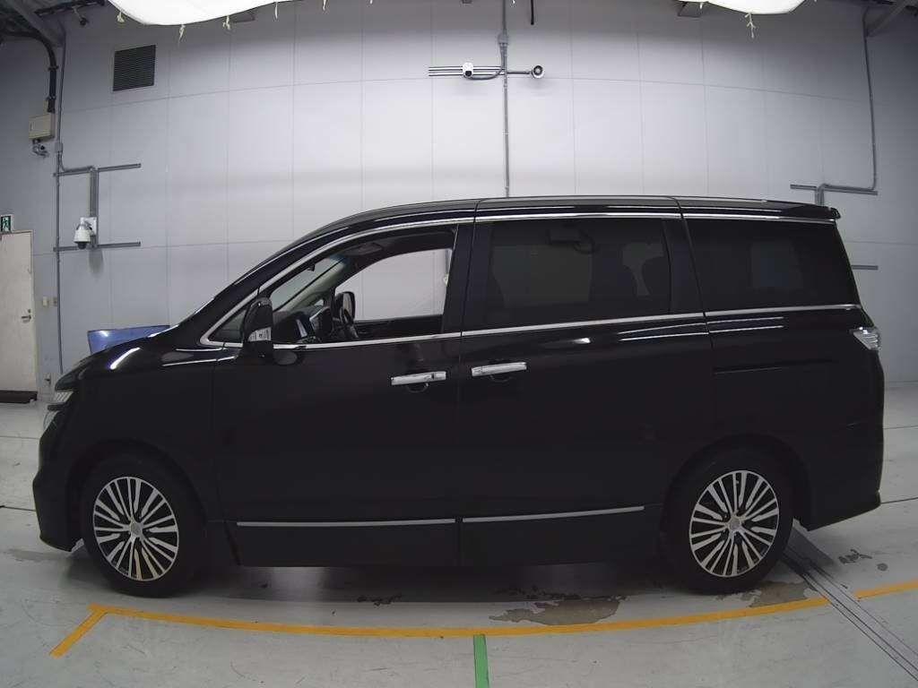 NISSAN ELGRAND 250 HIGHWAY STAR S Image 8