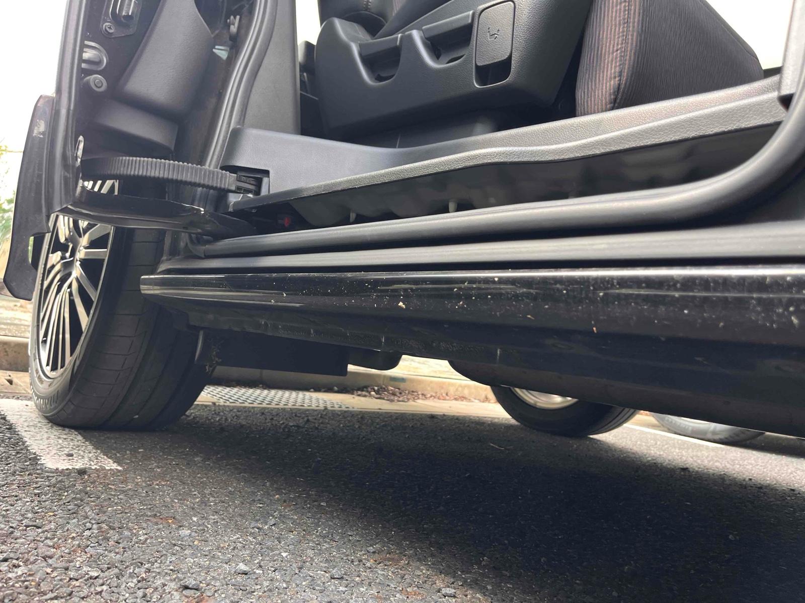 NISSAN ELGRAND 250 HIGHWAY STAR S Image 24
