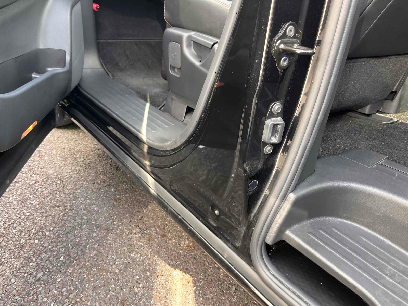 NISSAN ELGRAND 250 HIGHWAY STAR S Image 20
