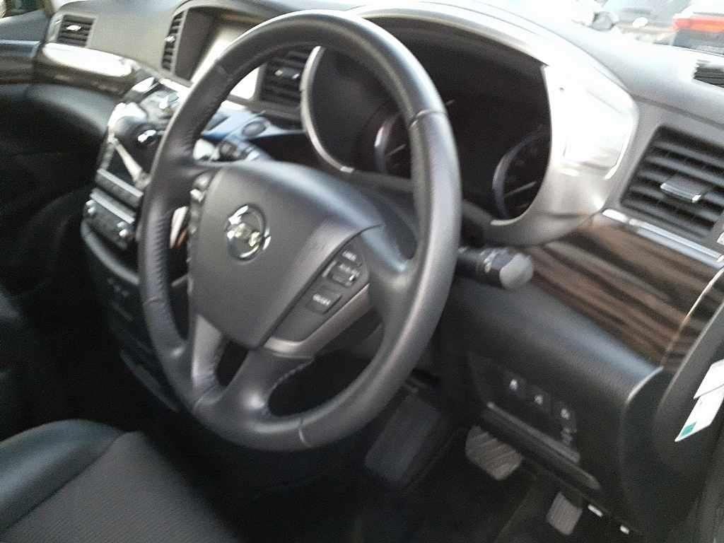 NISSAN ELGRAND 250 HIGHWAY STAR S Image 5
