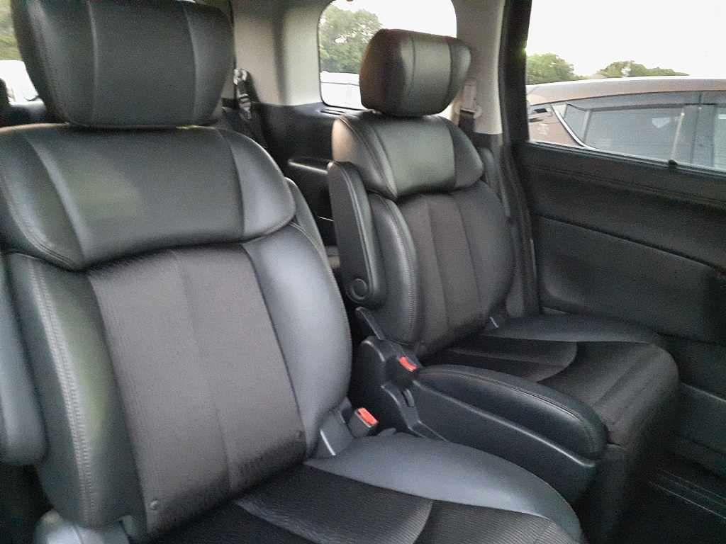 NISSAN ELGRAND 250 HIGHWAY STAR S Image 11