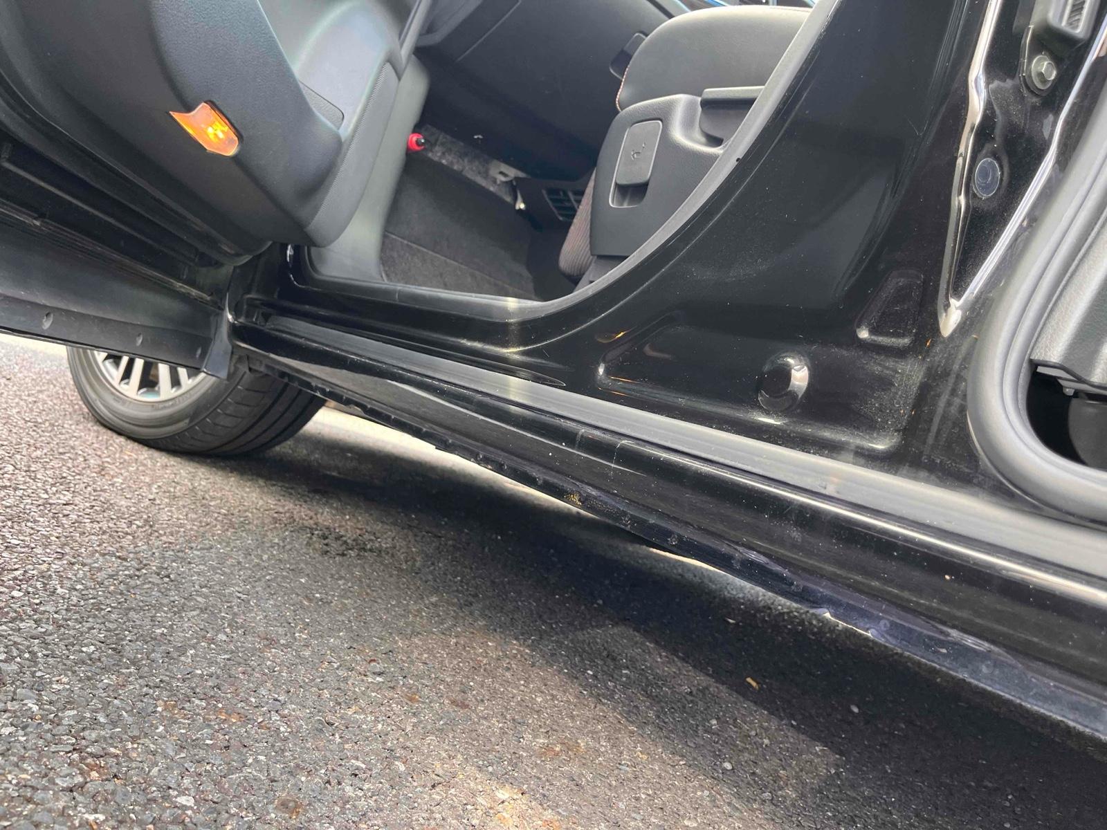 NISSAN ELGRAND 250 HIGHWAY STAR S Image 21