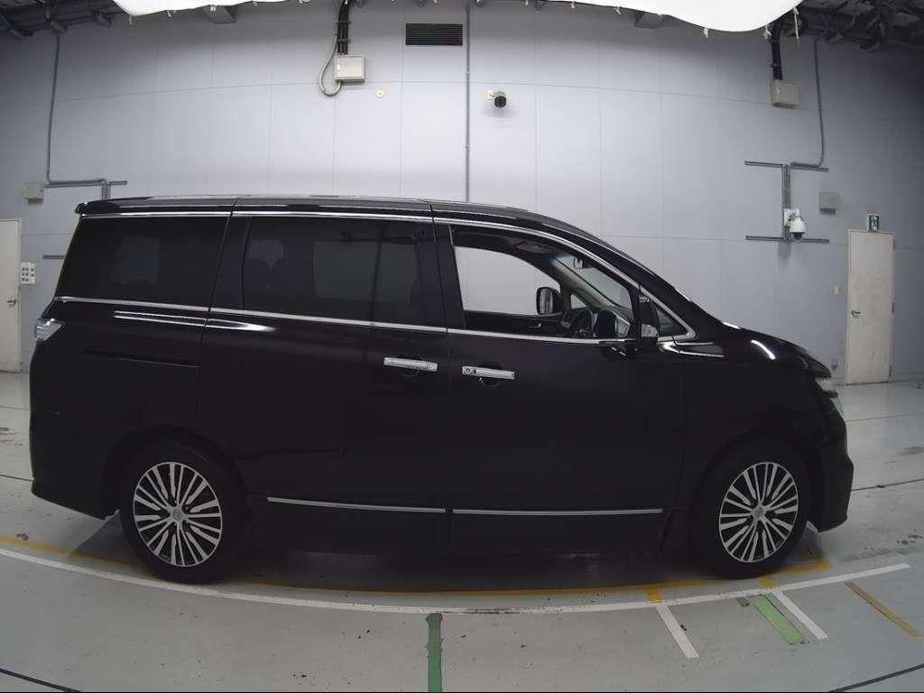 NISSAN ELGRAND 250 HIGHWAY STAR S Image 6