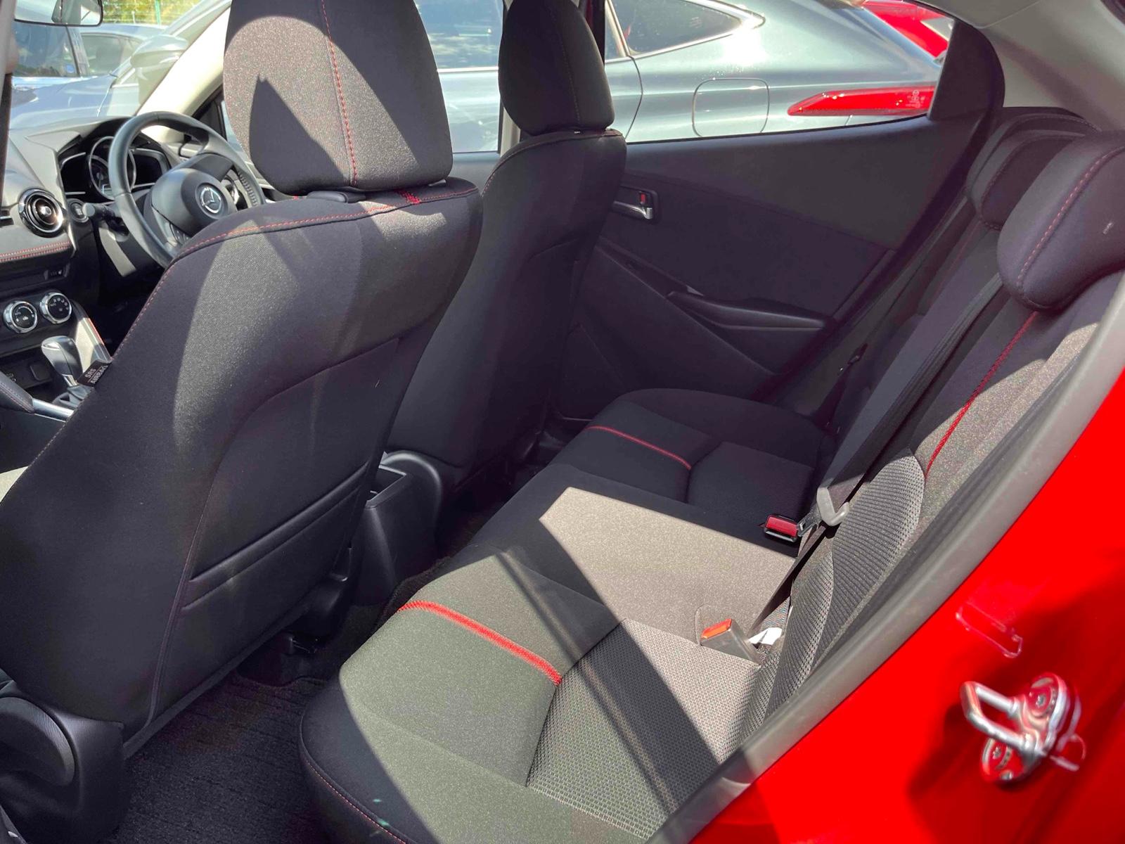 MAZDA DEMIO 13 S TOURING Image 13