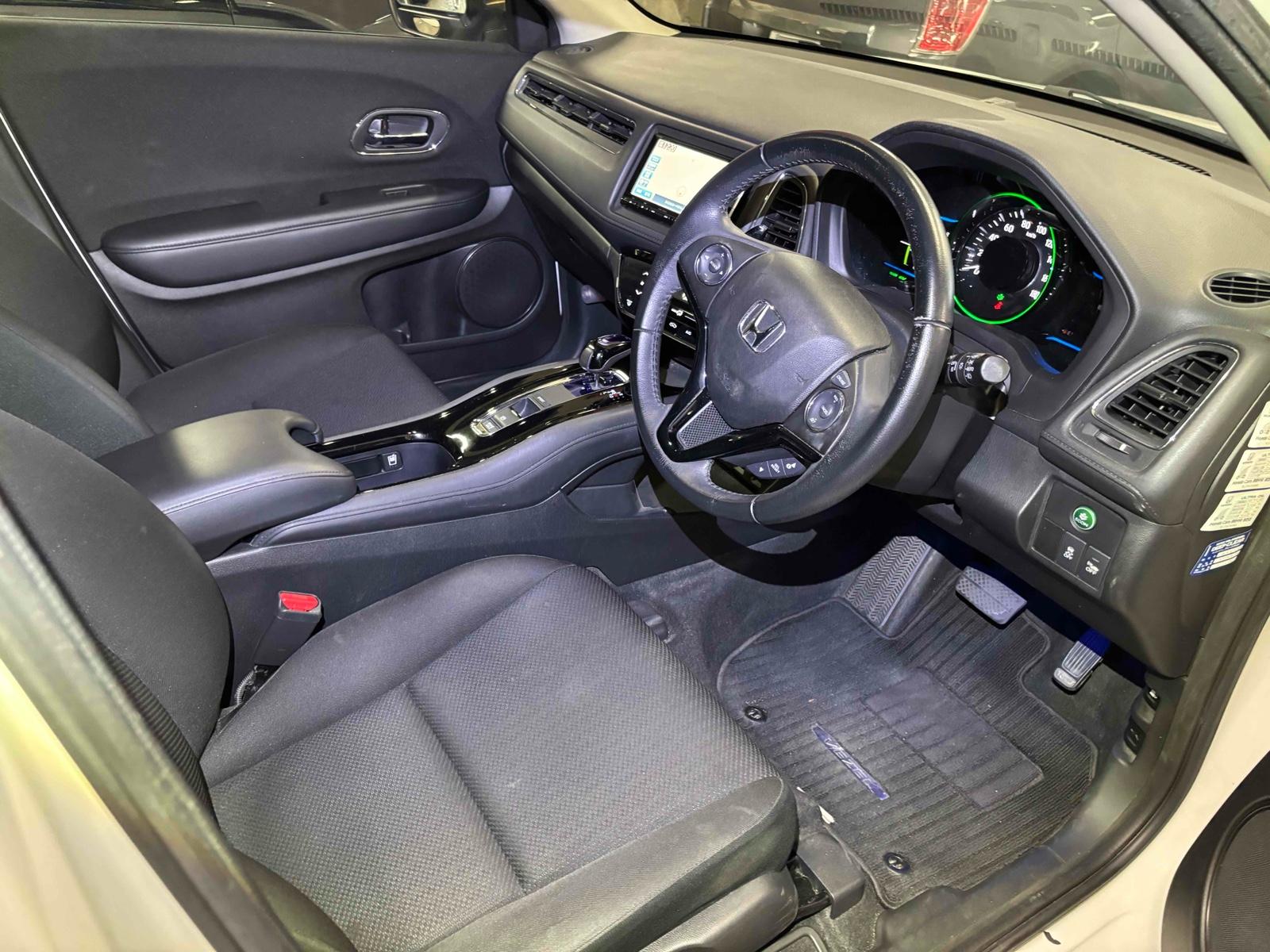 HONDA VEZEL HYBRID X Image 5