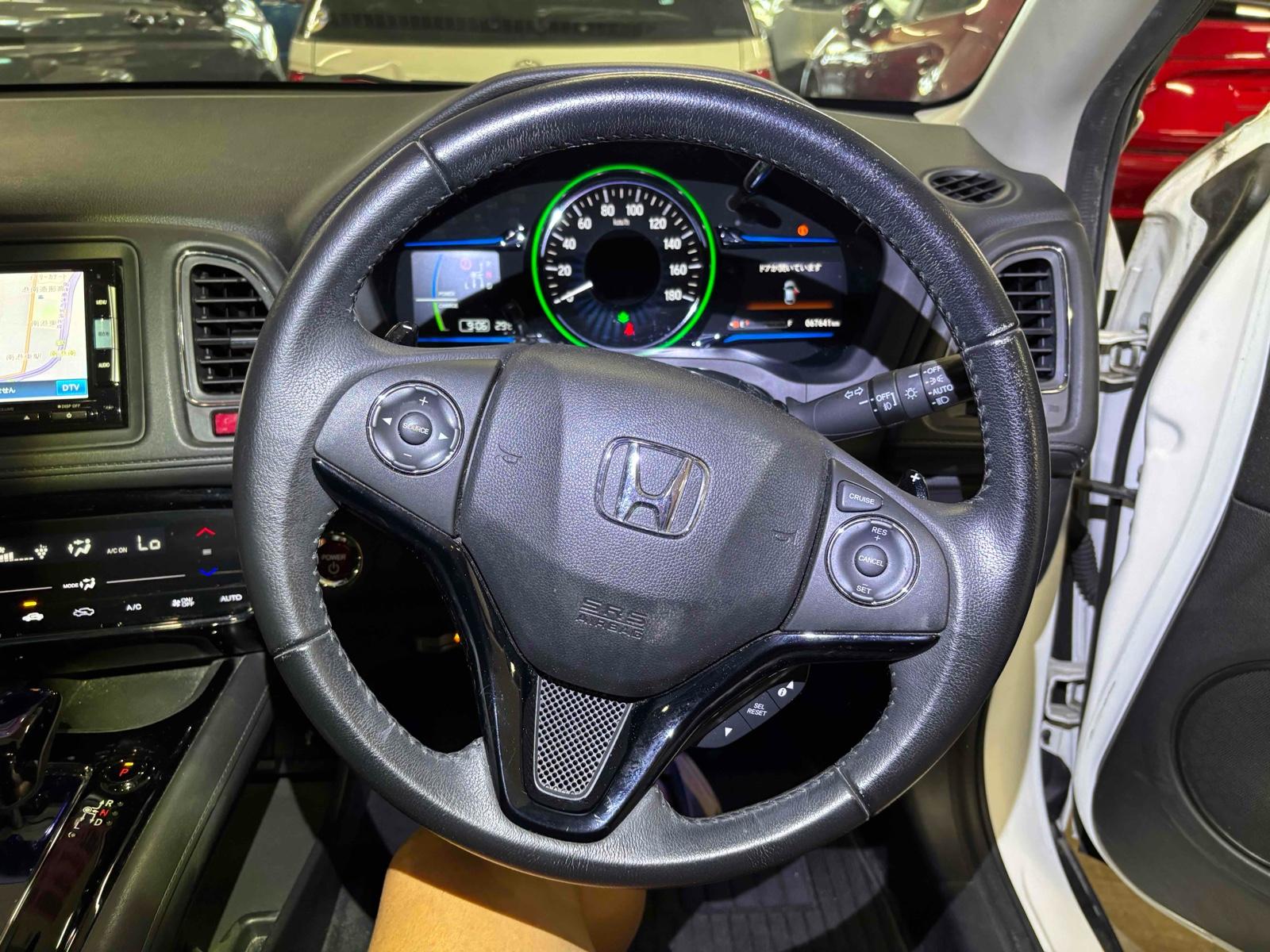 HONDA VEZEL HYBRID X Image 18