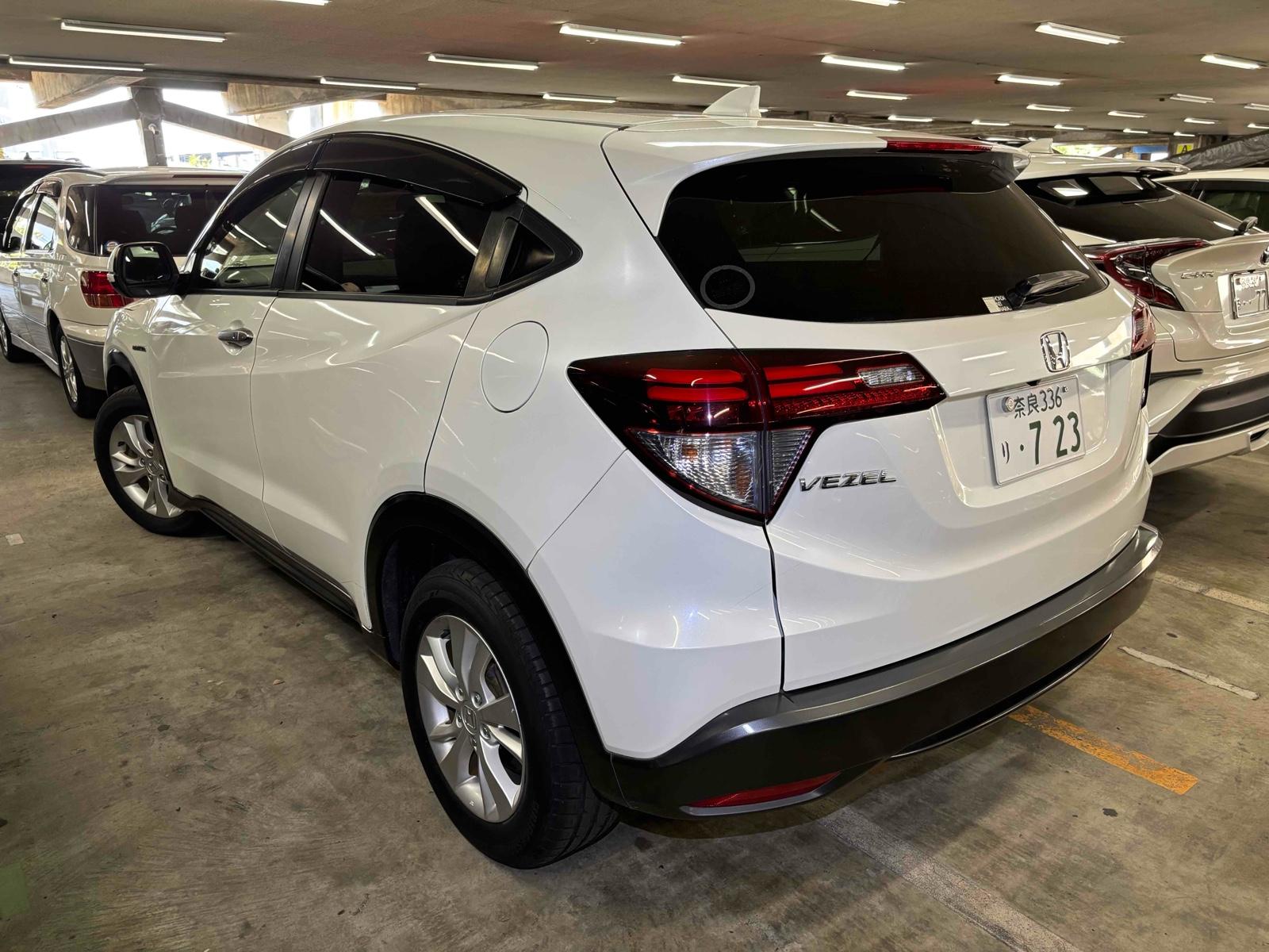 HONDA VEZEL HYBRID X Image 2