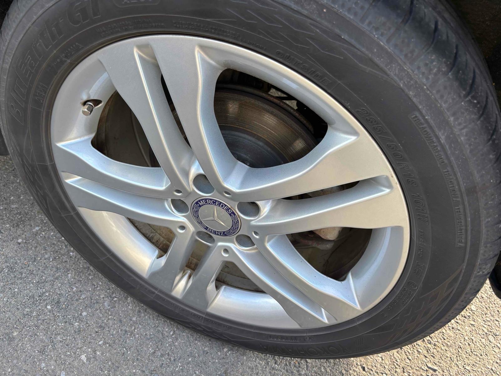 MERCEDES BENZ GLA-CLASS GLA180 Image 9