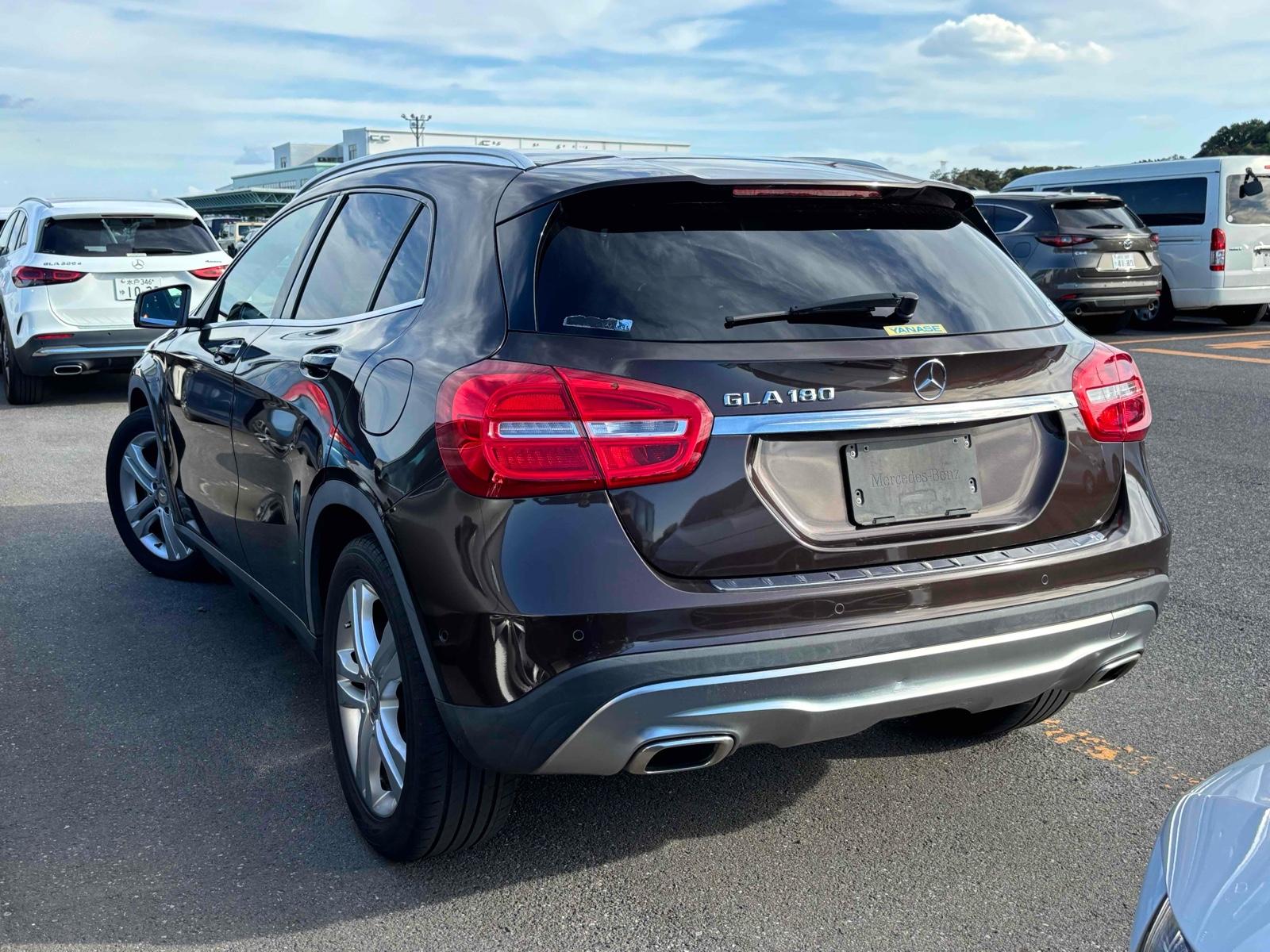 MERCEDES BENZ GLA-CLASS GLA180 Image 2