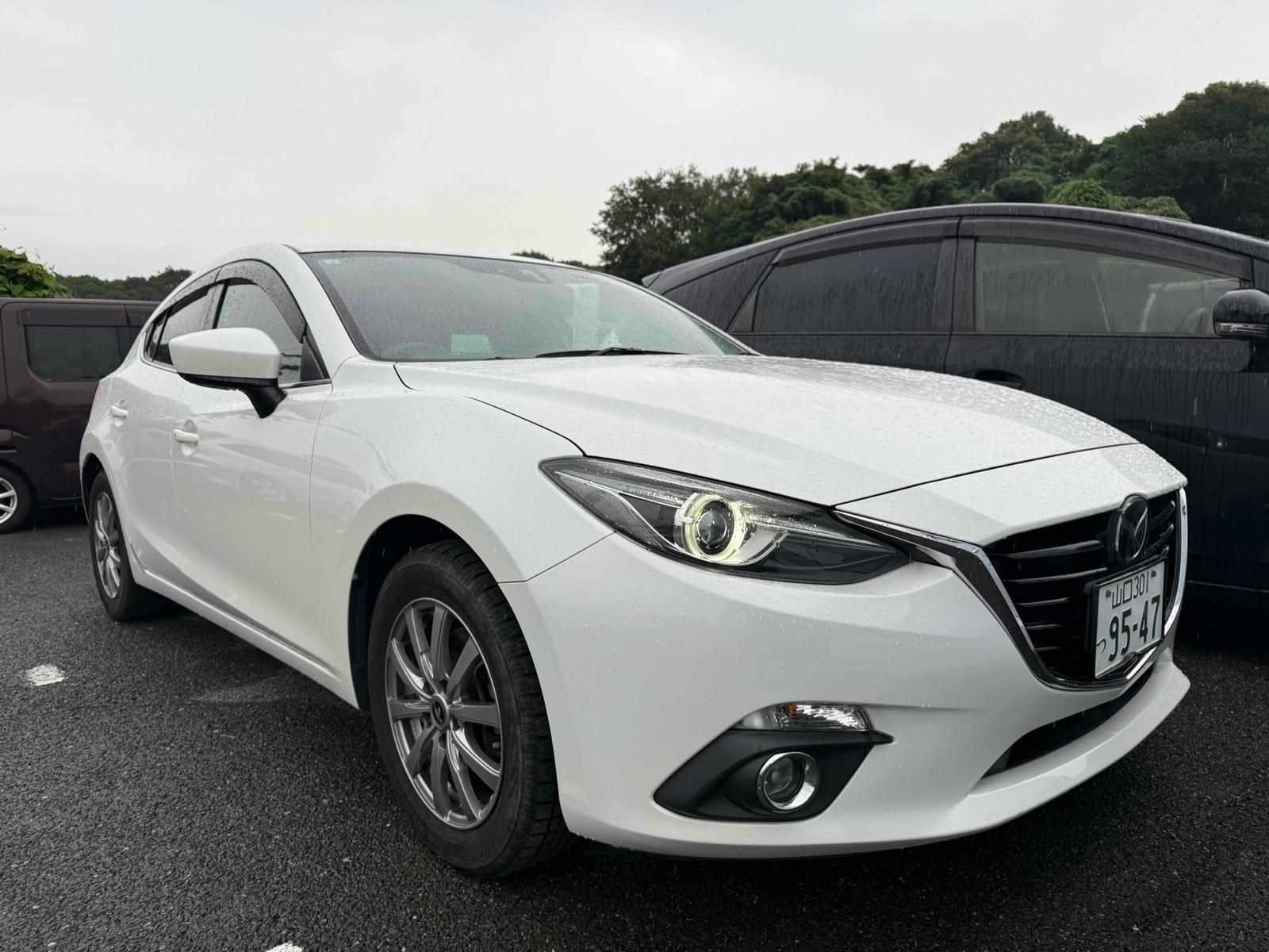 MAZDA AXELA 20S TOURING Image 4
