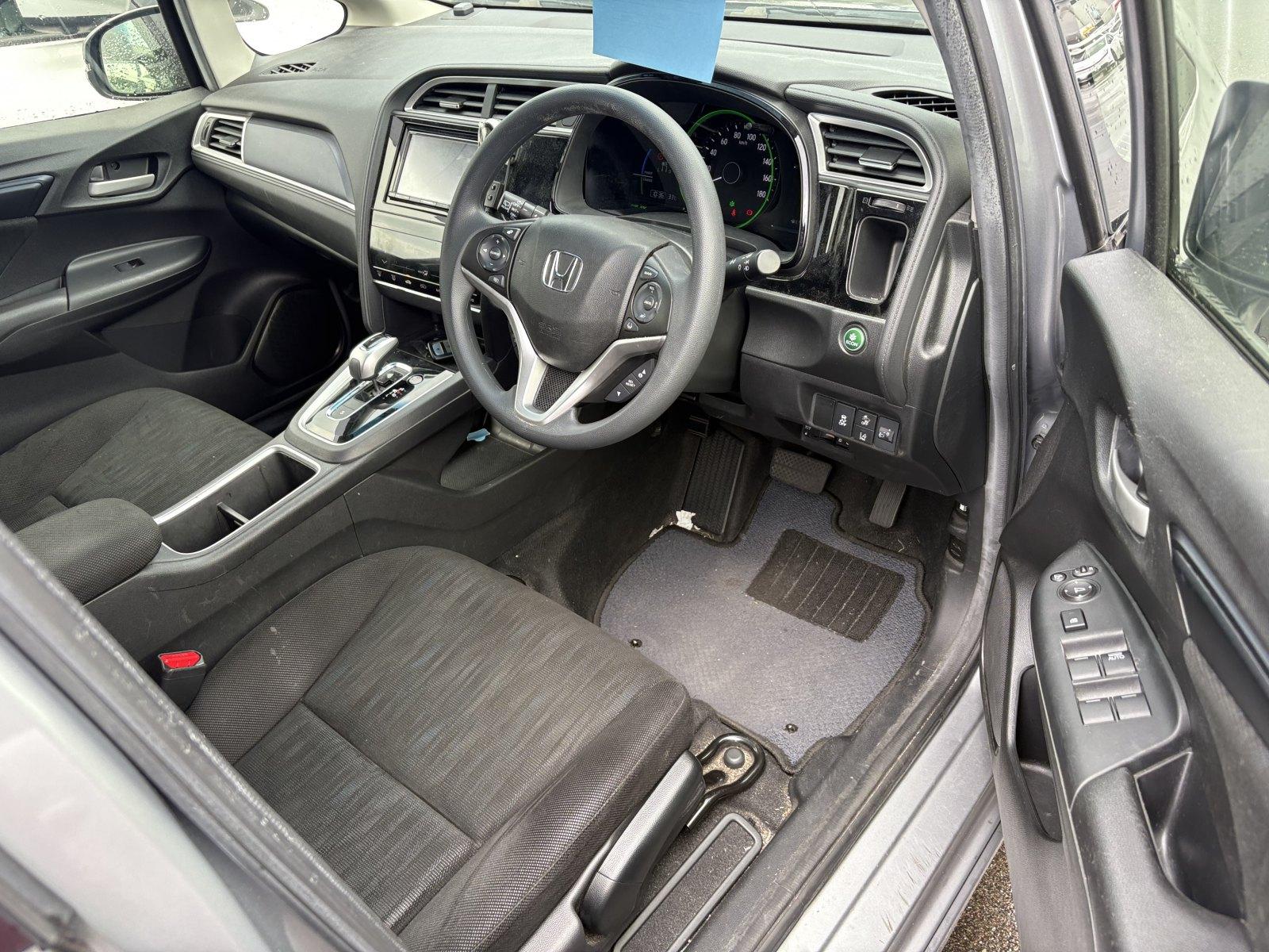 HONDA SHUTTLE HYBRID HONDA SENSING Image 4