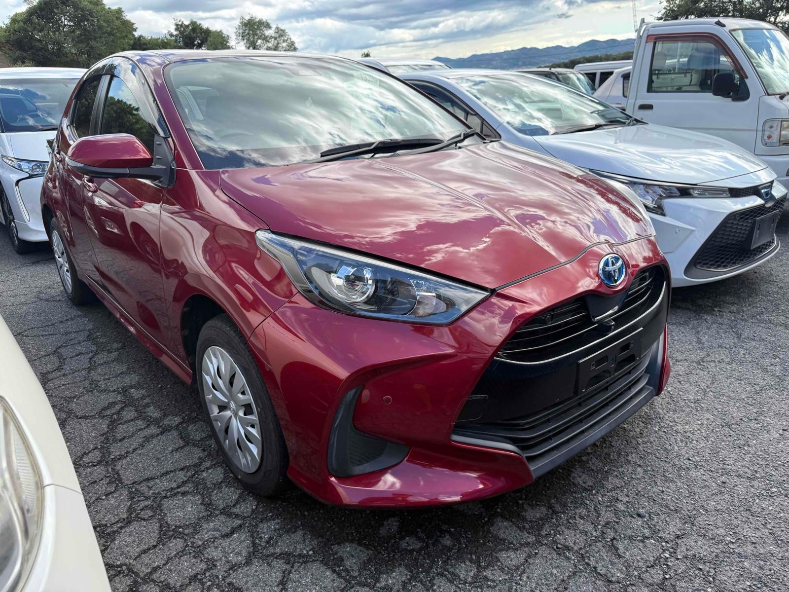 TOYOTA YARIS HYBRID X 4WD Image 4