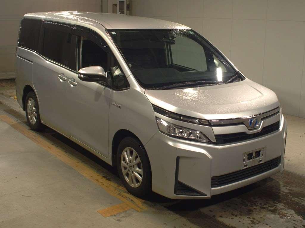 TOYOTA VOXY HYBRID X Image 6