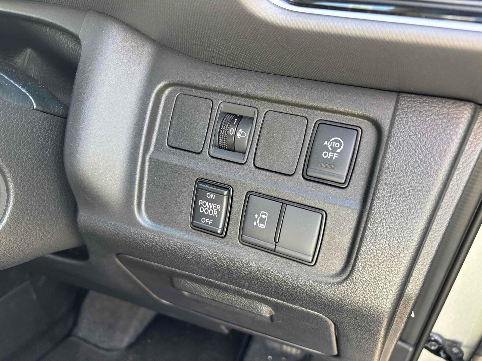 NISSAN SERENA X Image 7