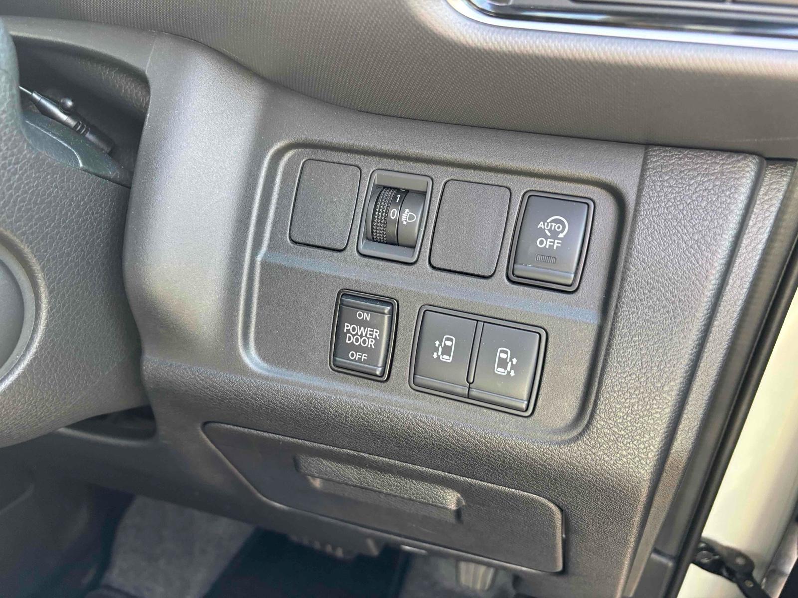 NISSAN SERENA XV Image 8