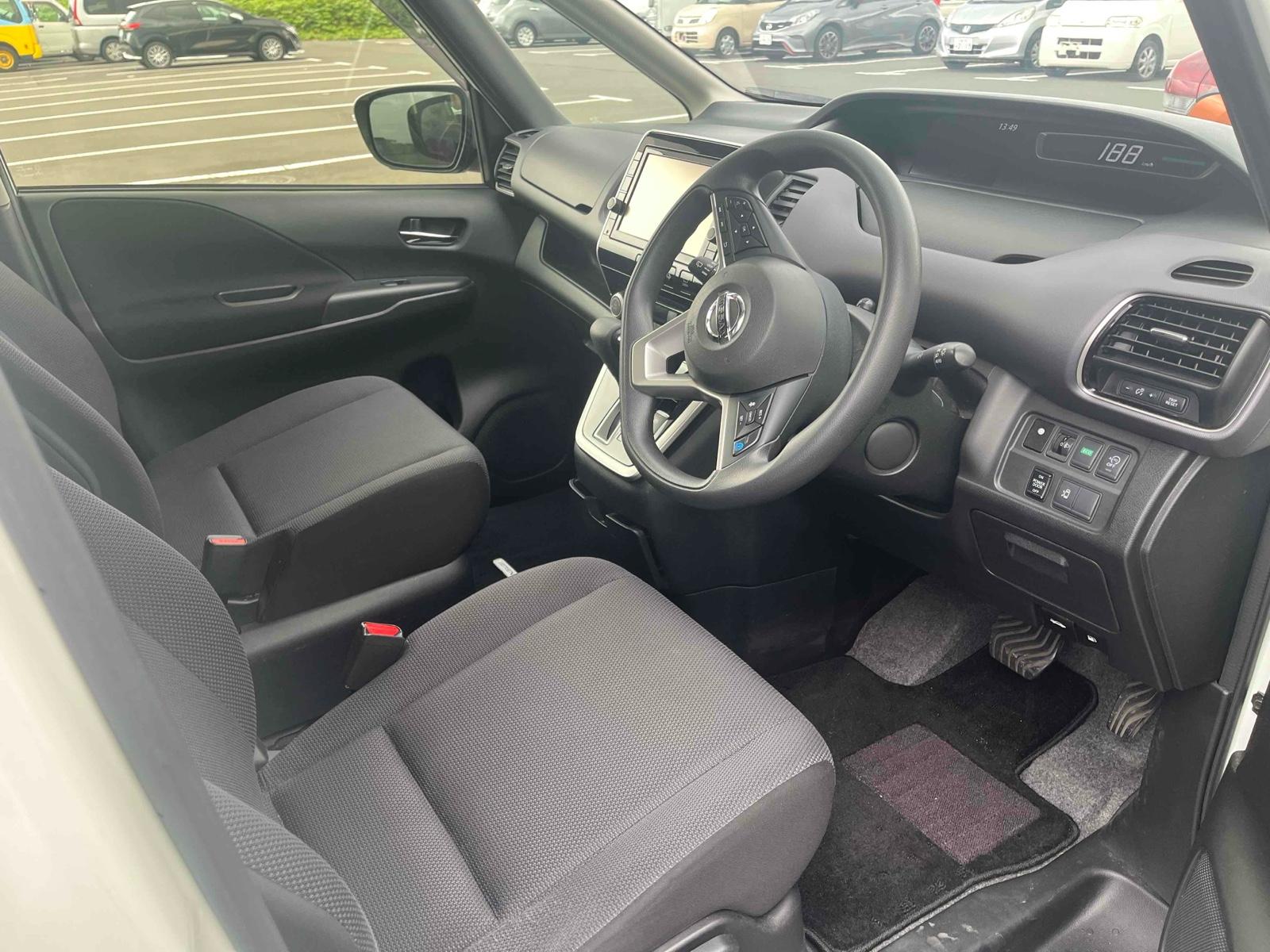 NISSAN SERENA X Image 7