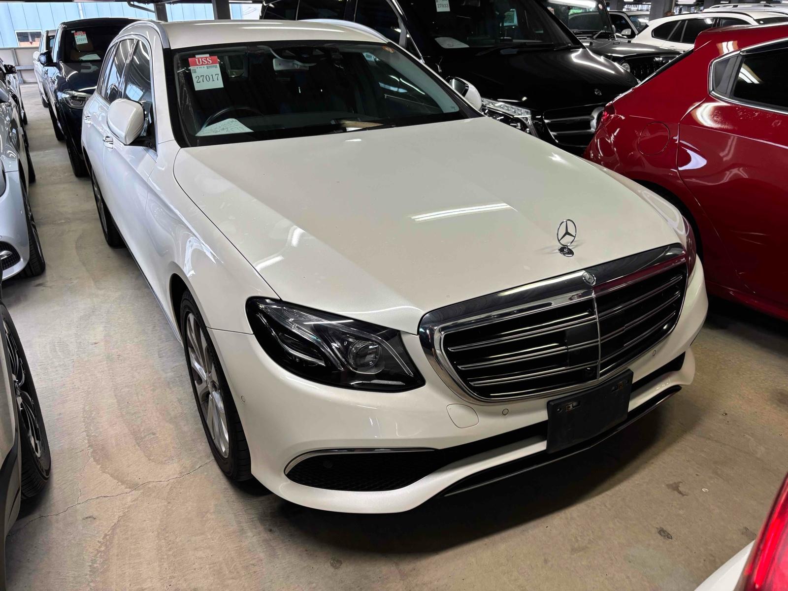 MERCEDES BENZ E-CLASS STATIONWAGON E400 4MATIC STATIONWAGON EXCLUSIVE Image 12
