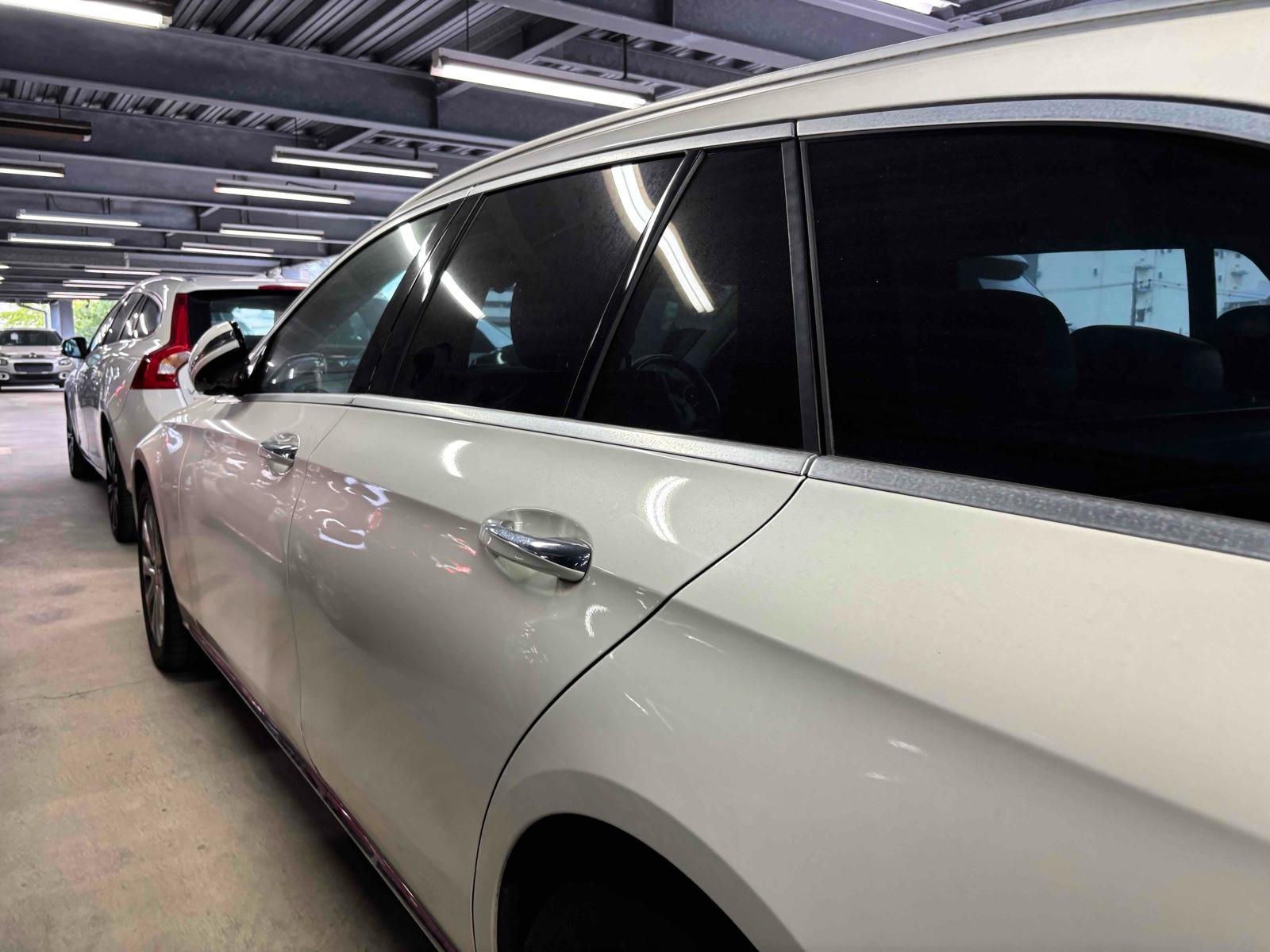 MERCEDES BENZ E-CLASS STATIONWAGON E400 4MATIC STATIONWAGON EXCLUSIVE Image 14