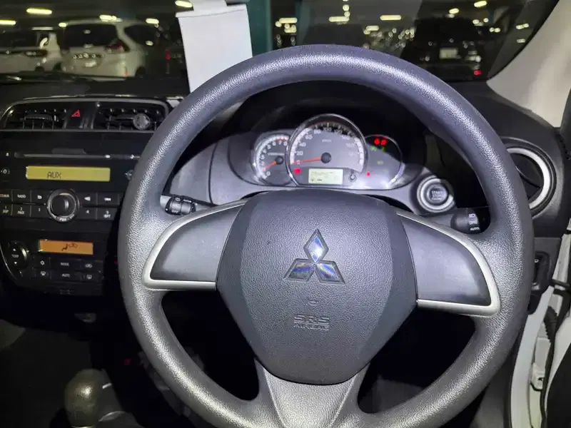 MITSUBISHI MIRAGE 5D M Image 10