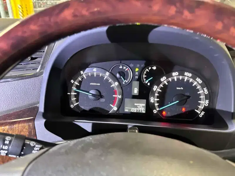 TOYOTA ALPHARD 240G Image 28
