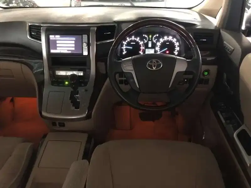 TOYOTA ALPHARD 240G Image 9