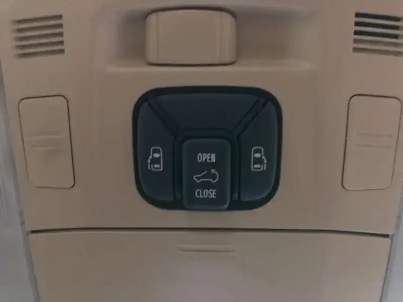 TOYOTA ALPHARD 240G Image 7