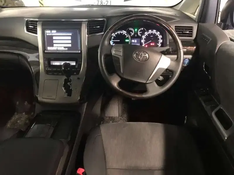 TOYOTA VELLFIRE HYBRID ZR 4WD Image 4