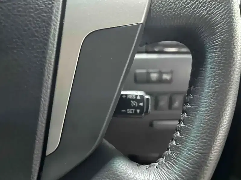 TOYOTA VELLFIRE HYBRID ZR 4WD Image 12