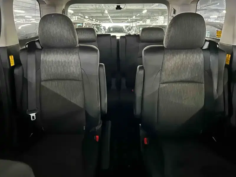 TOYOTA VELLFIRE HYBRID ZR 4WD Image 14