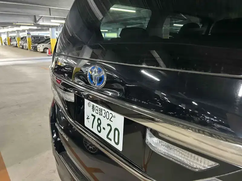 TOYOTA VELLFIRE HYBRID ZR 4WD Image 19