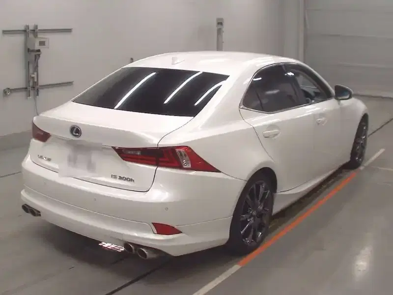 LEXUS IS 4D IS300H VERSION L Image 2