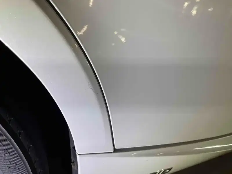 LEXUS IS IS300H Image 34