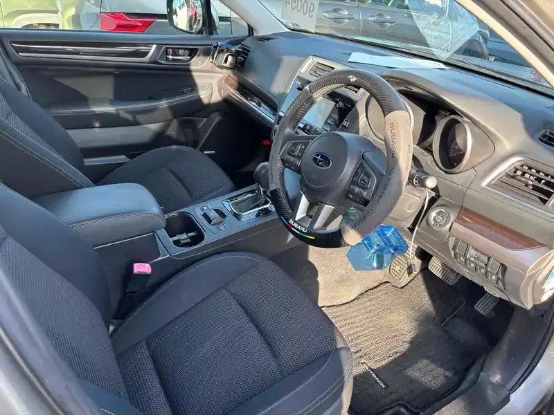 SUBARU OUTBACK 4WD BASE GRADE Image 9