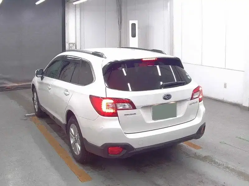 SUBARU OUTBACK 4WD BASE GRADE Image 2