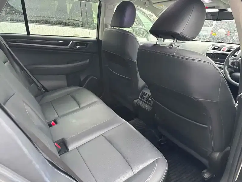 SUBARU OUTBACK 4WD LIMITED Image 10