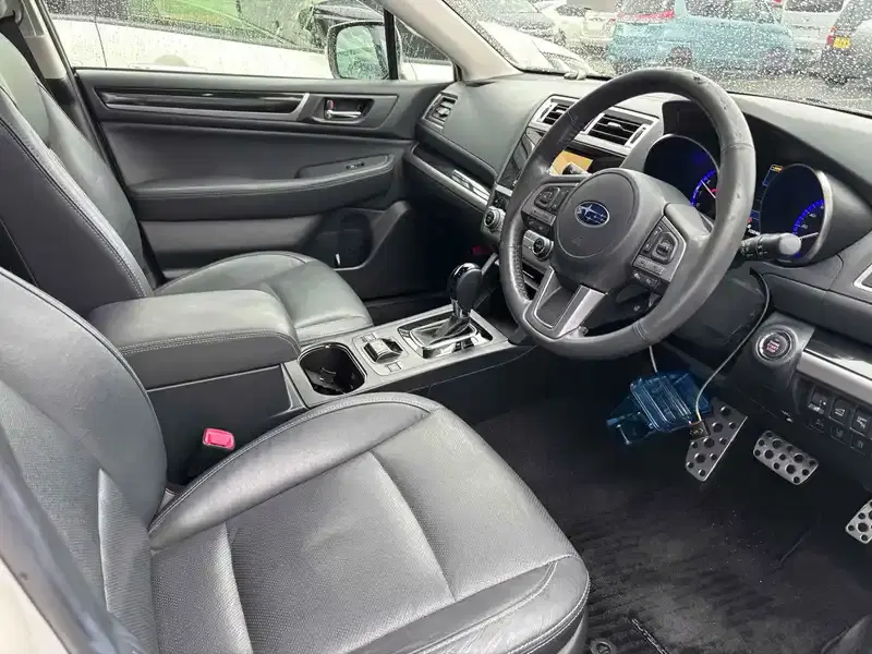 SUBARU OUTBACK 4WD LIMITED Image 9