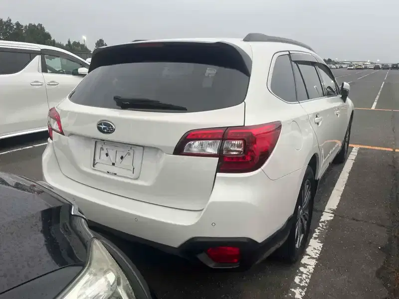 SUBARU OUTBACK 4WD B-SPORT Image 2