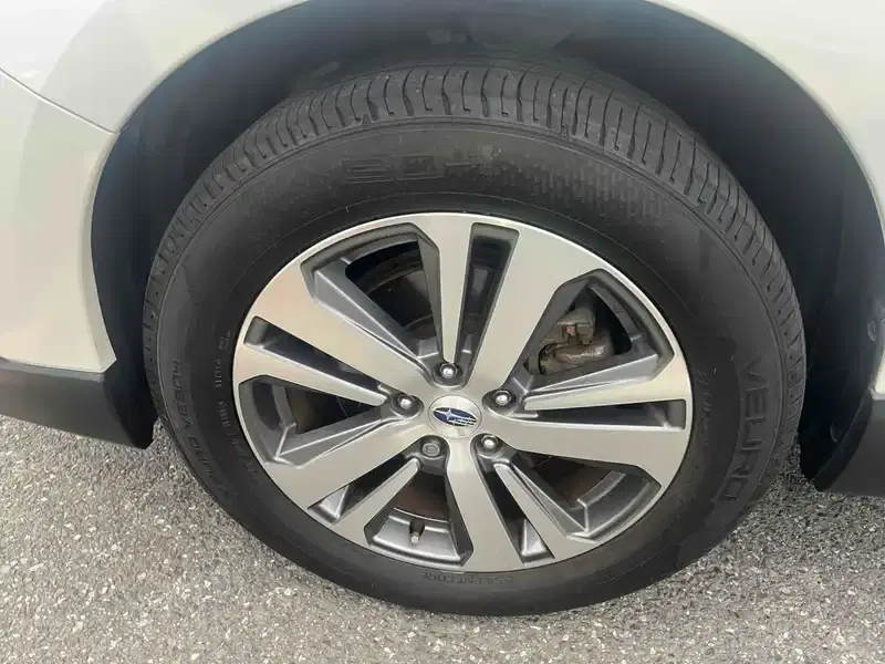 SUBARU OUTBACK 4WD B-SPORT Image 9