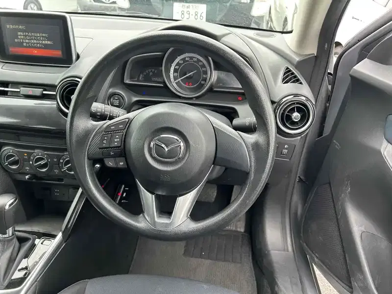 MAZDA DEMIO 13S Image 4
