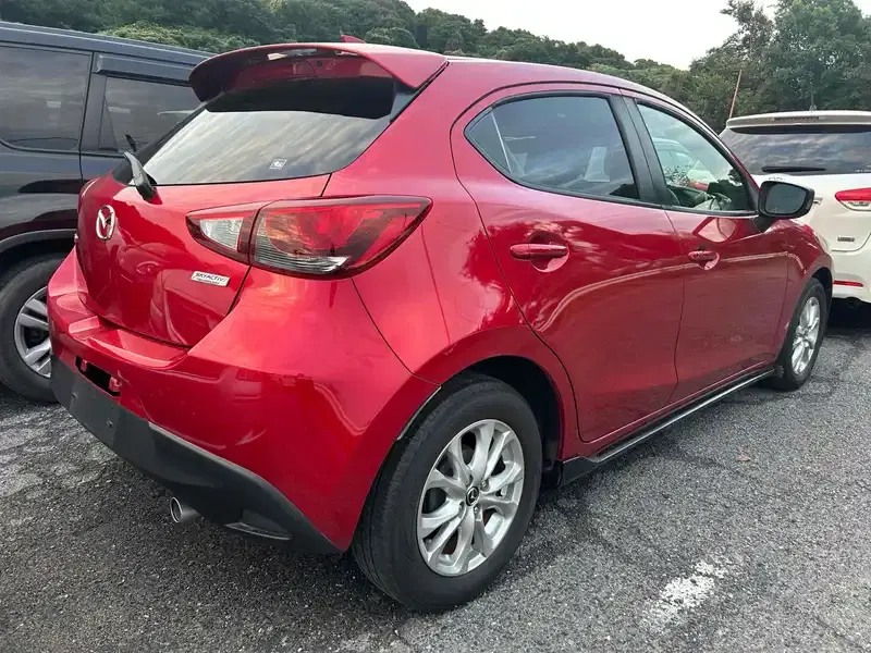 MAZDA DEMIO 13S TOURING PACKAGE Image 2
