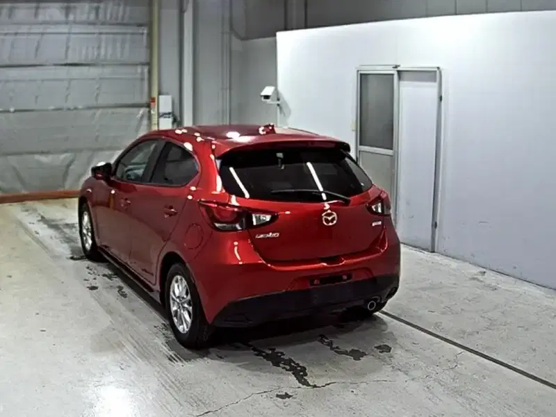 MAZDA DEMIO 13S TOURING PACKAGE Image 4