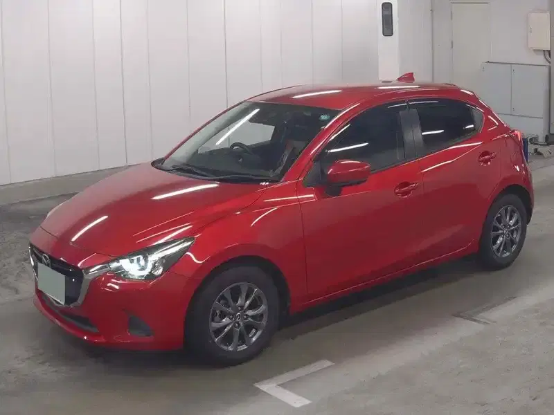 MAZDA DEMIO 13S TOURING Image 6