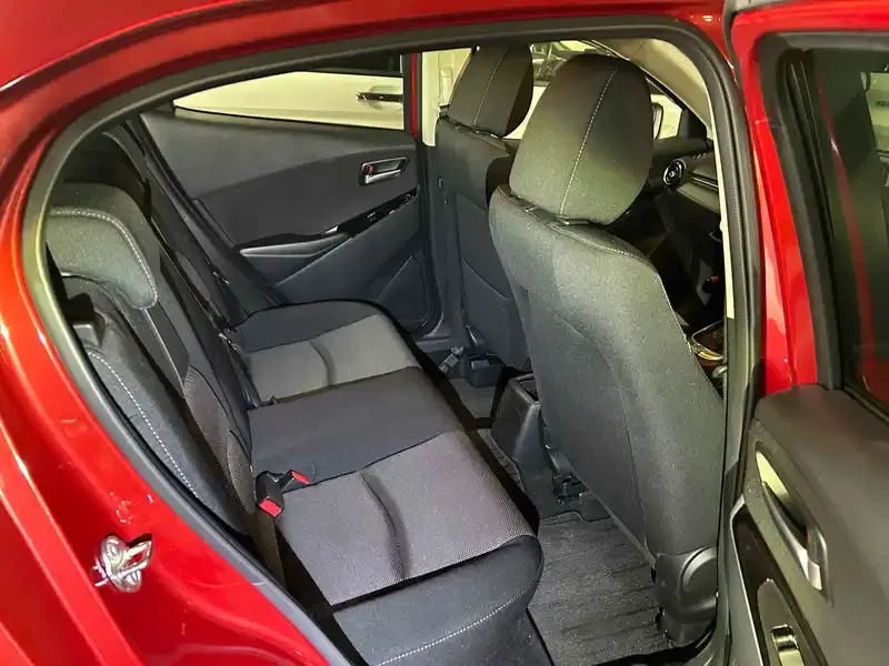 MAZDA DEMIO 13S TOURING Image 10